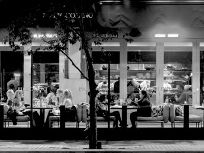 Restaurant-scene---Oozels-Square,-BrindleyPlace,-Birmingham